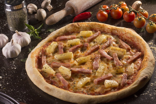 Pineapple pizza