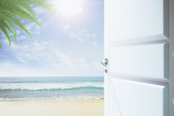 Fototapety  Drzwi do nieba z plażą i oceanem?