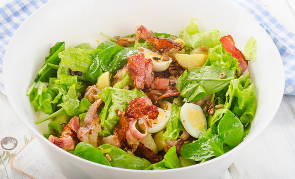 Warm salad with bacon and potatoes.