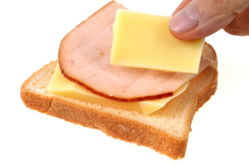 Préparation d'un croque-monsieur 