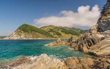Fototapeta premium Скалы и горы на берегах Японского моря. Приморье, Россия.Rocks and mountains on the shores of the sea of Japan. Primorye, Russia.