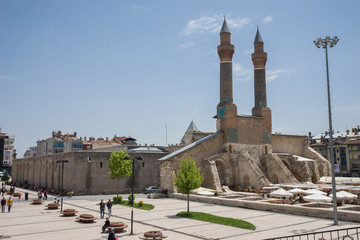 Fototapeta na wymiar Sivas Çifte Minareli Medrese
