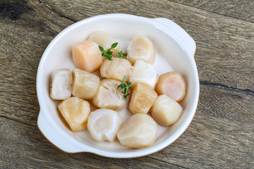 Raw scallops