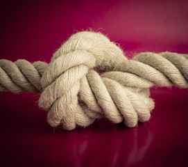 Strong marine rope with knot