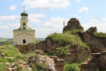 Fototapeta na wymiar Ruins near Hotinskaya fortress