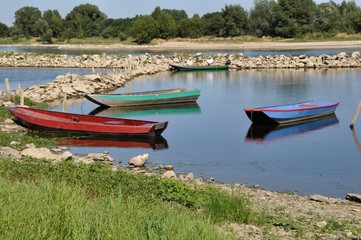 Fototapeta na wymiar boat on a river