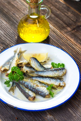 Sardines with lemon and olive oil