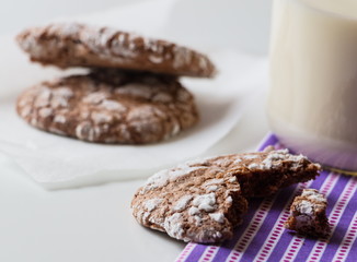 Chocolate crinkle cookies and milk
