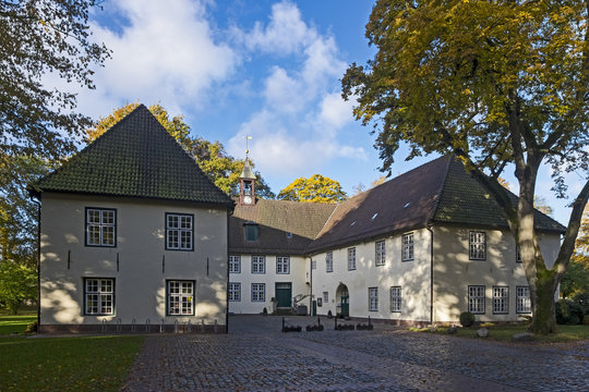 Schlo&szlig; Neuenburg