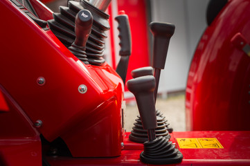gearbox stick on red tractor