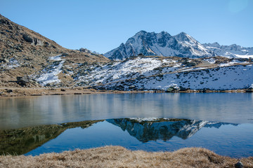 Urlaun See mit dünner Eisschicht 2