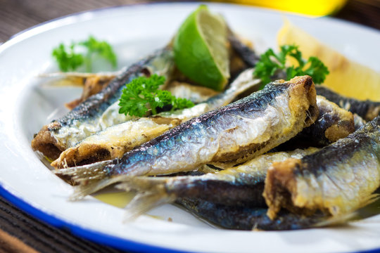 Sardines with lemon and olive oil