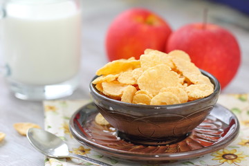 Cornflakes and apples