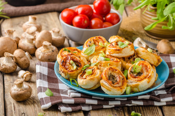 Pizza snails puff pastry