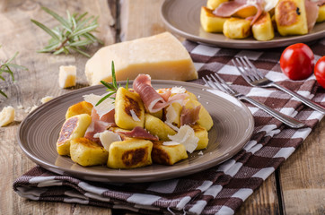 Roasted potato gnocchi with prosciutto