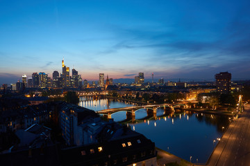 Fototapeta premium Frankfurt am Main bei Nacht