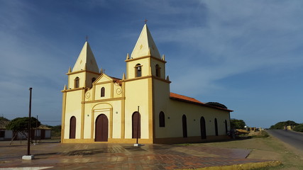 Fototapeta na wymiar Antique church colonial spanish