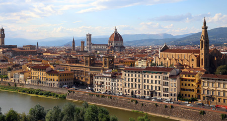 Fototapeta na wymiar FLORENCE in Italy with the great dome and arno river