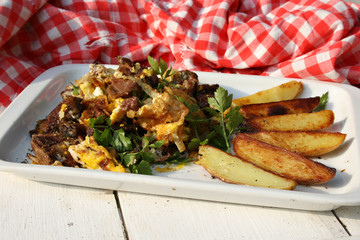 organic lifestyle country bayrische ochsenfleischpfanne wildkräuter shabby chic