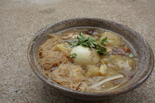 Fish maw in chicken broth