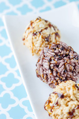 Rice cracker or puffed rice with sugar