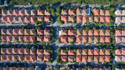 aerial view of good environment house in good development real e