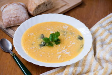 puree soup with spinach and parmesan cheese