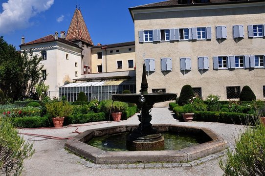 Brunnen im Klostergarten Brixen