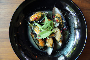 mussels with white wine