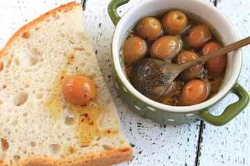 Green Olives and Olive Oil with Bread