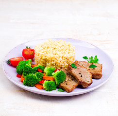  Steak  with bulgur and vegetables