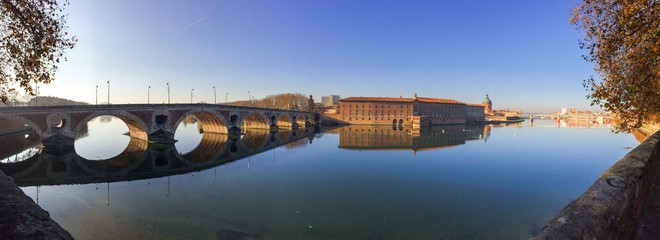 Panorama de la Garonne à Toulouse, France