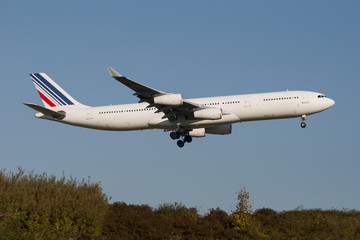 Fototapeta na wymiar Airbus A340