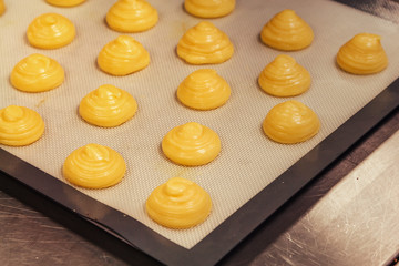 Cooking profiteroles