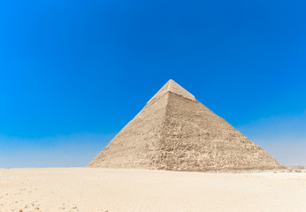 Fototapeta na wymiar pyramids with a beautiful sky of Giza in Cairo, Egypt.
