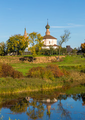 Fototapeta na wymiar Orthodox church near river - Suzdal Russia