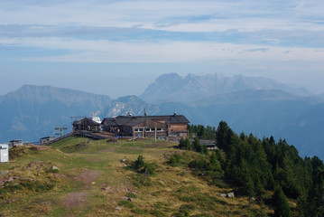 Fototapeta premium rifugio di montagna