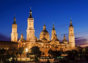 Fototapeta na wymiar Cathedral in Zaragoza, Spain