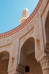 Fototapeta na wymiar Fregi e decorazioni della Moschea Saleh, Sana'a, Yemen, minareti, minareto, cupola, cupole, mezzaluna, colonne, luogo di culto, Islam, preghiera, Corano