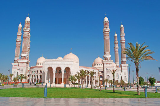 Fregi e decorazioni della Moschea Saleh, Sana'a, Yemen, minareti, minareto, cupola, cupole, mezzaluna, colonne, luogo di culto, Islam, preghiera, Corano