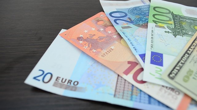 USD EUR banknotes
