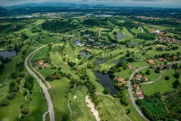 Schilderijen op glas Aerial View of Golf Course © praethip