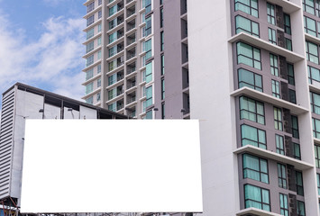 Obraz premium large blank billboard on building in city view background