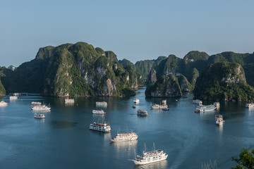 Fototapeta na wymiar Clicks of Ha Long Bay