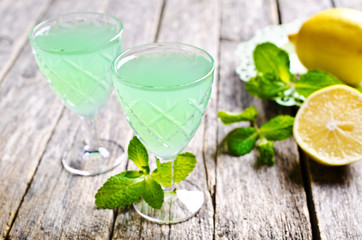 Cocktail mint and lemon