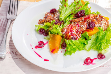 Turkey breast with cranberry sauce 