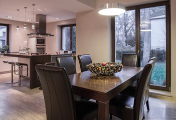 Fototapeta na wymiar Elegant dining room and kitchen