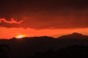 Obraz premium silhouetted mountians abstract