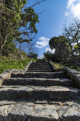 遺跡の古い石階段