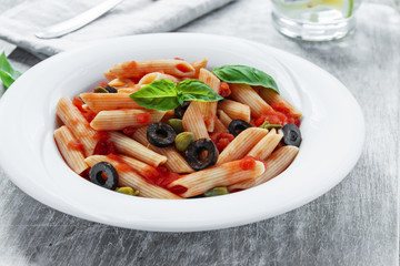 pasta with tomato sauce olives and capers